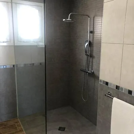 Villa Gezellige Met Prachtig Zicht En Zwembad